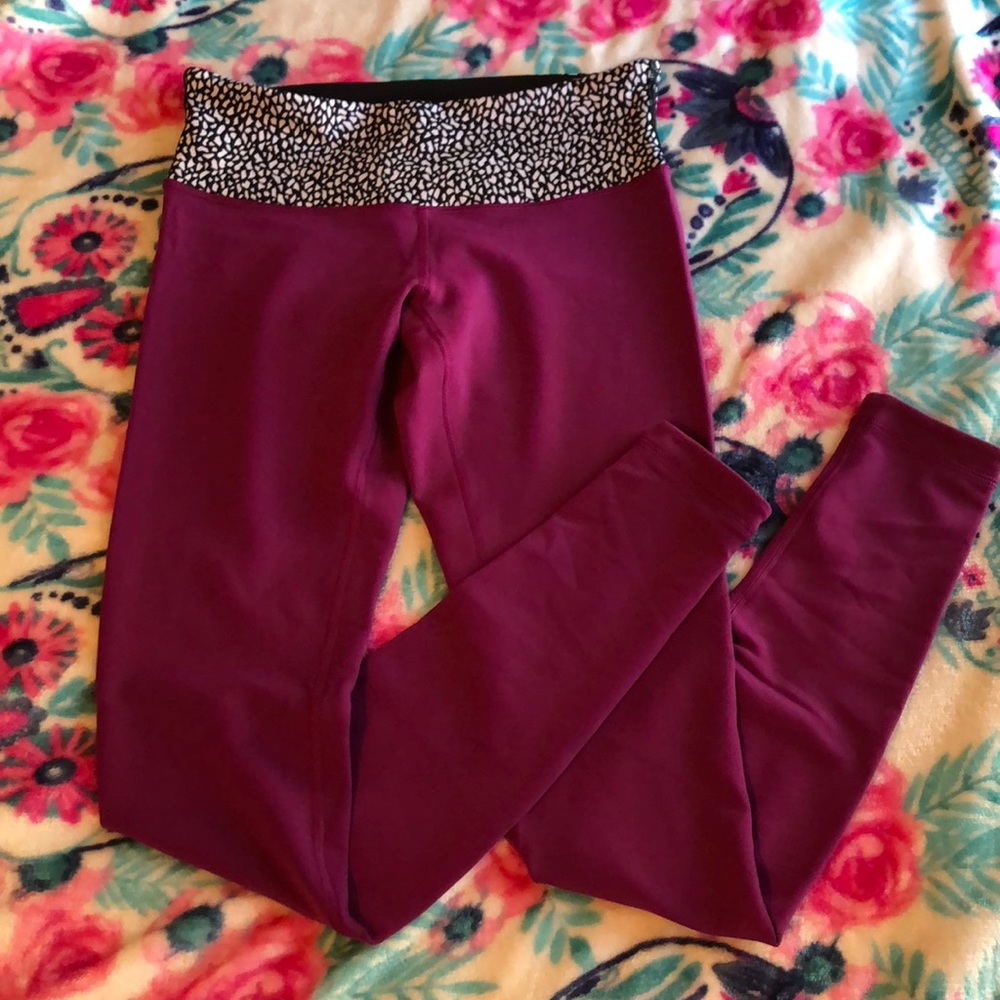 Lululemon yoga pants size 6 purple